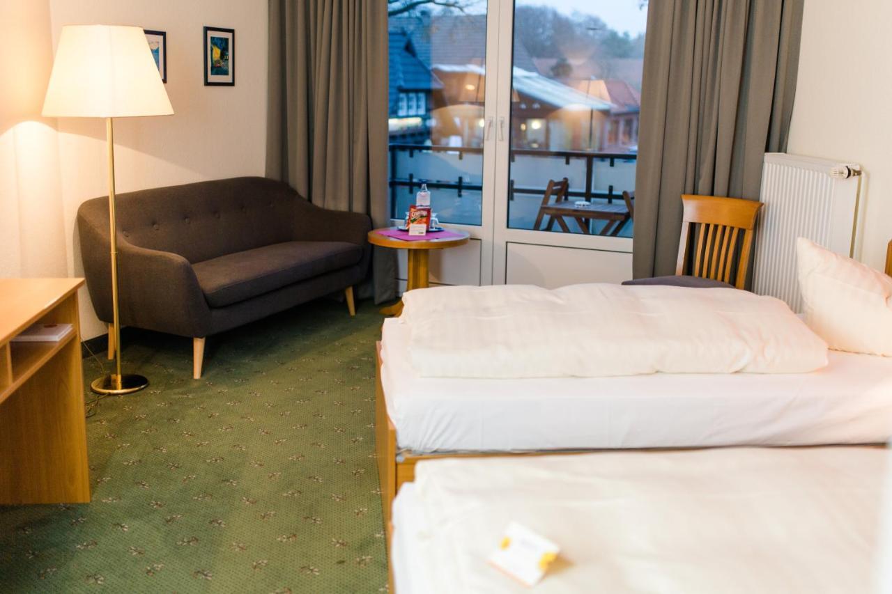 Akzent Hotel Zur Gruenen Eiche Bispingen Bagian luar foto