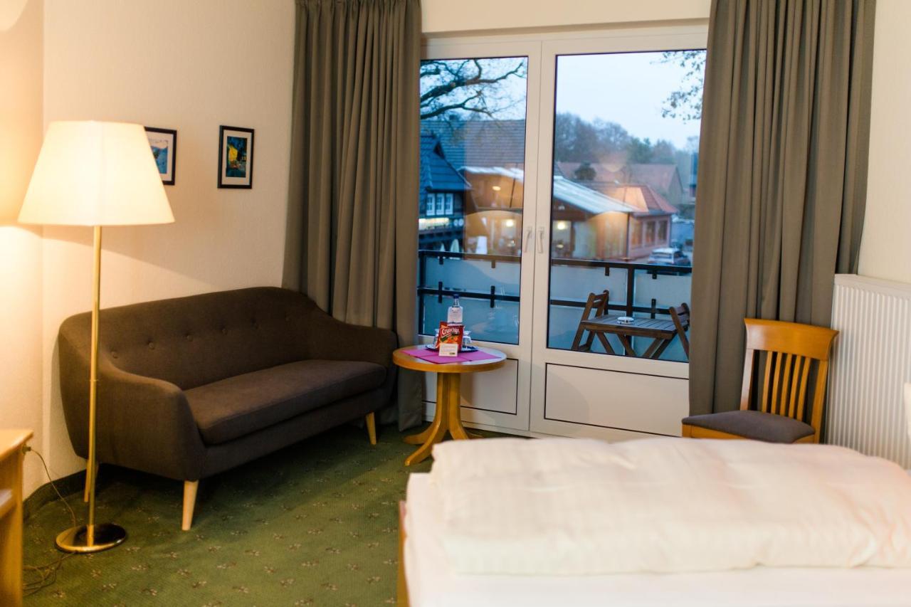 Akzent Hotel Zur Gruenen Eiche Bispingen Bagian luar foto