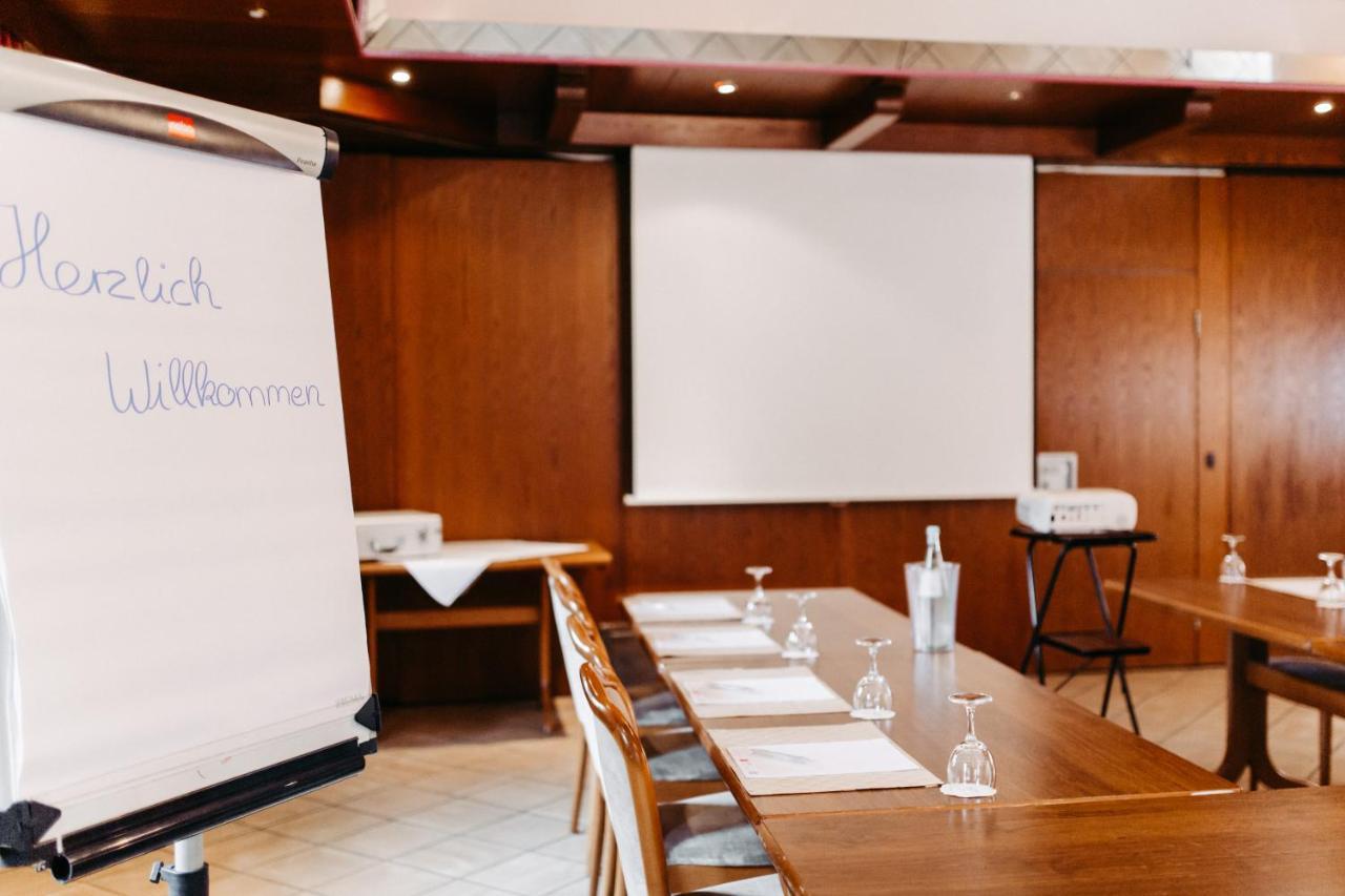 Akzent Hotel Zur Gruenen Eiche Bispingen Bagian luar foto
